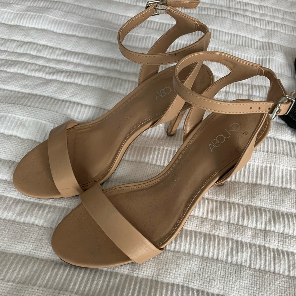 Abound tan heels